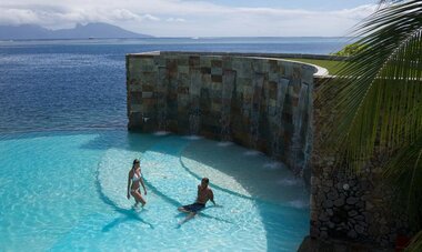 Te Moana Tahiti Pool1_0.jpg Te Moana Tahiti Resort Pool with Moorea in the distance
