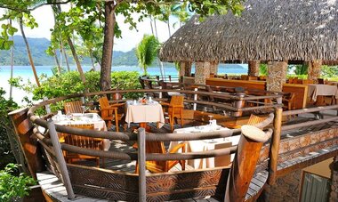 Le Taha'a Resort & Spa by Pearl Resorts Treetop dining area