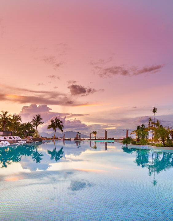 Hilton Tahiti Pool