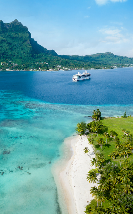Paul Gauguin Cruise Ship in Bora Bora